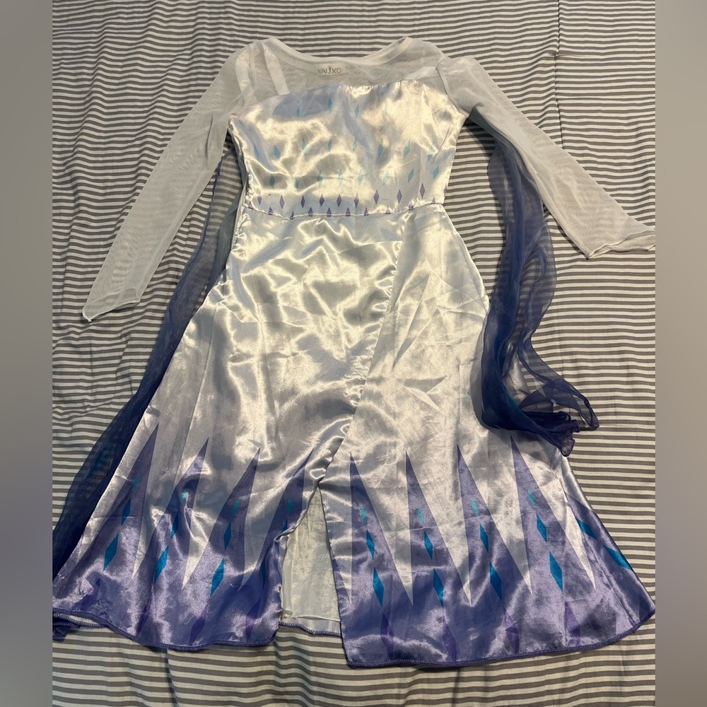 Elsa dress size 5-6 GUC